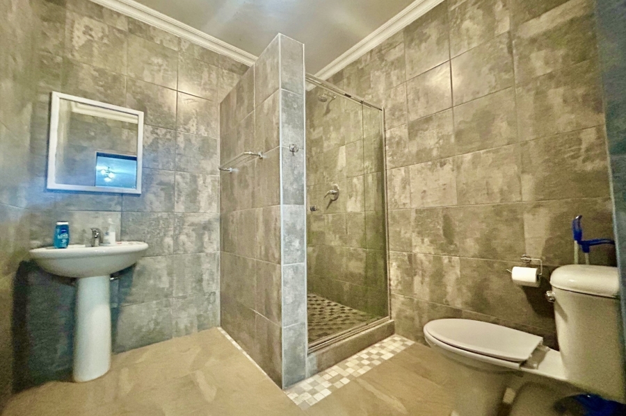 6 Bedroom Property for Sale in Melodie North West
